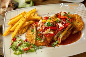 Zigeunerschnitzel – klassisches Schnitzel mit Paprikasauce