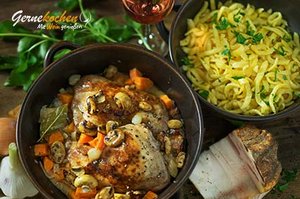 Coq au vin Rezept klassisch (Coq au Pi­not noir)