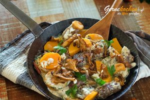 Rinderragout mit Kürbis und Pil­zen