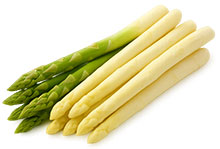 Weißer und grüner Spargel