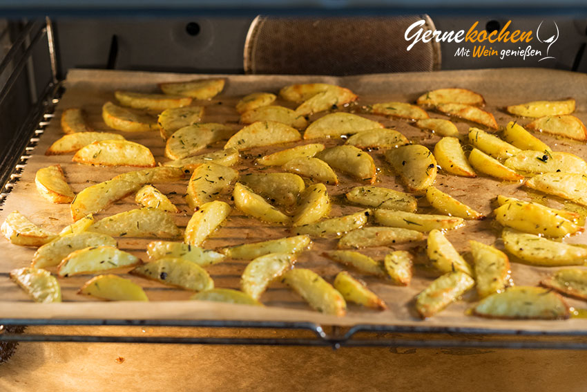 Kartoffelspalten aus dem Backofen – Zubereitungssschritt 3