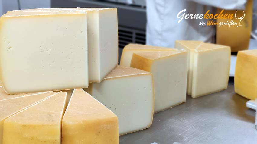 Graviera – eine der traditionellen kretischen Käseprodukte