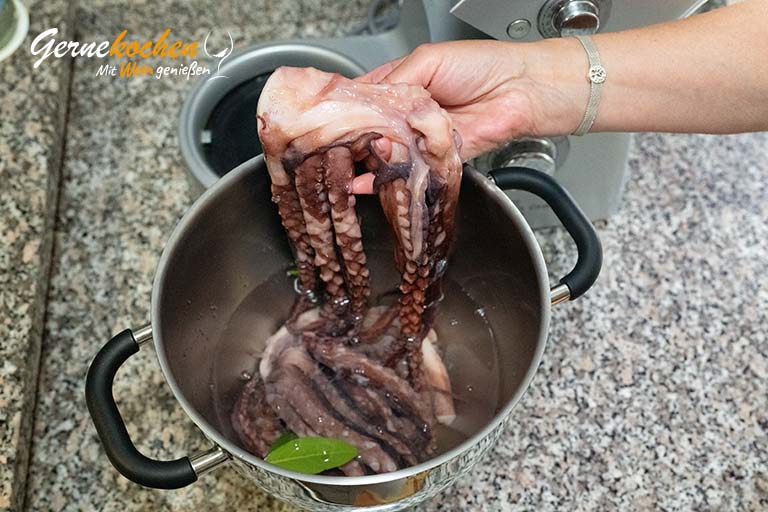 Gegrillter Oktopus auf Fava aus der Mani – Zubereitungsschritt 4