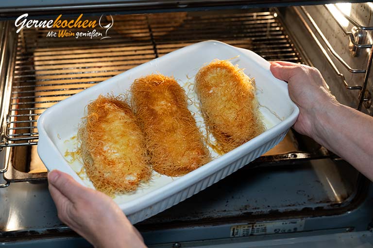 Kataifi-Knusperhähnchen mit Salbei und Mythitra – Zubereitungsschritt 4