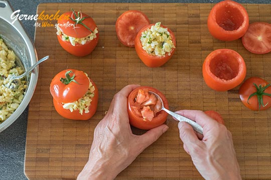 Gefüllte Tomaten - Domátes gemistá - Zubereitungsschritt 3