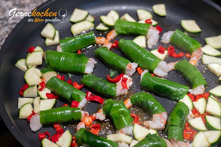 Fusilloni mit Grarnelen im Bärlauchmantel – Zubereitungsschritt 2