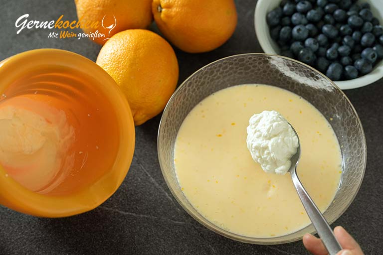 Kefir-Orangen-Creme mit Heidelbeeren – Zubereitungsschritt 5