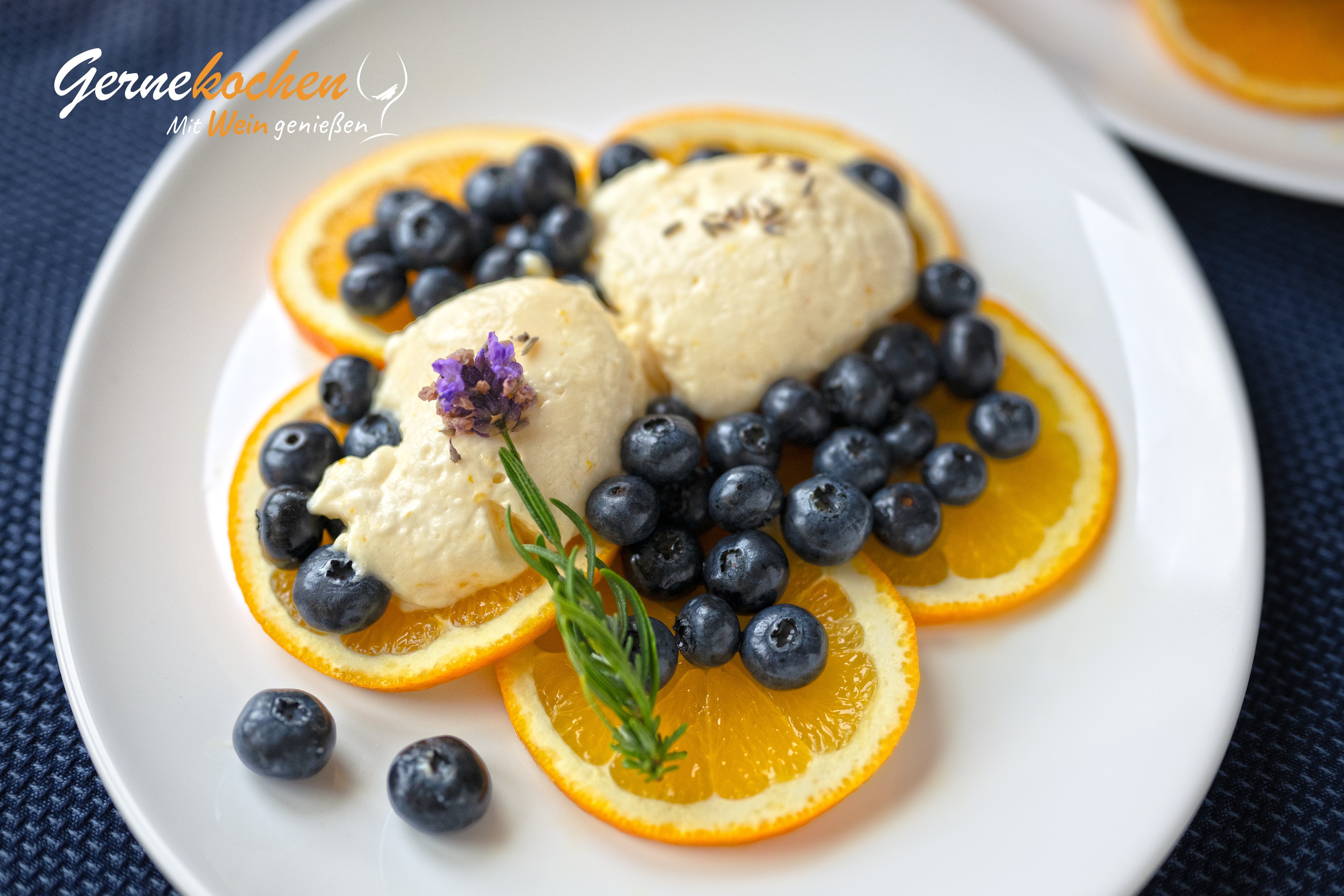 Kefir-Orangen-Creme mit Heidelbeeren