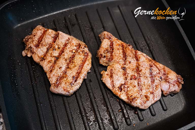 Rinderspieße mit Bärlauch auf Möhrensalat – Zubereitungsschritt 4