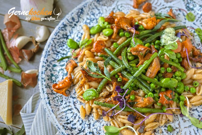Gnocchetti sardi mit Pfifferlingen und Gremolada
