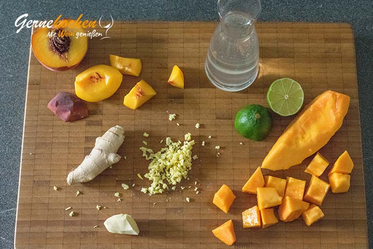 Pfirsich-Papaya-Smoothie mit Kokoswasser – Zubereitungsschritt 1