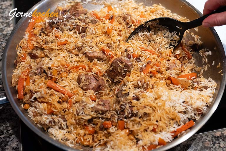 Plov (Pilaw) – das Nationalgericht Usbekistans – Zubereitungsschritt 5.1